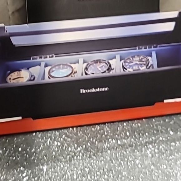 Brookstone Lite Box Light Up 4-Piece Watch Storage Case - Picture 4 of 9